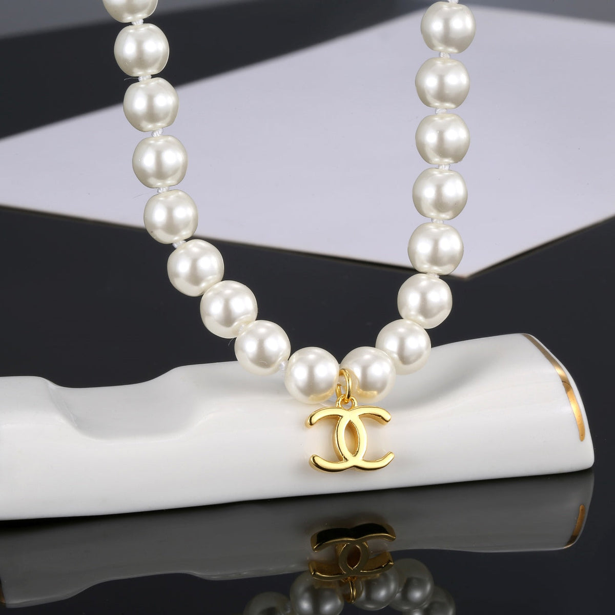 Chanel Pearls 18K Gold Necklace product image 6, provided for visual reference and product detail review