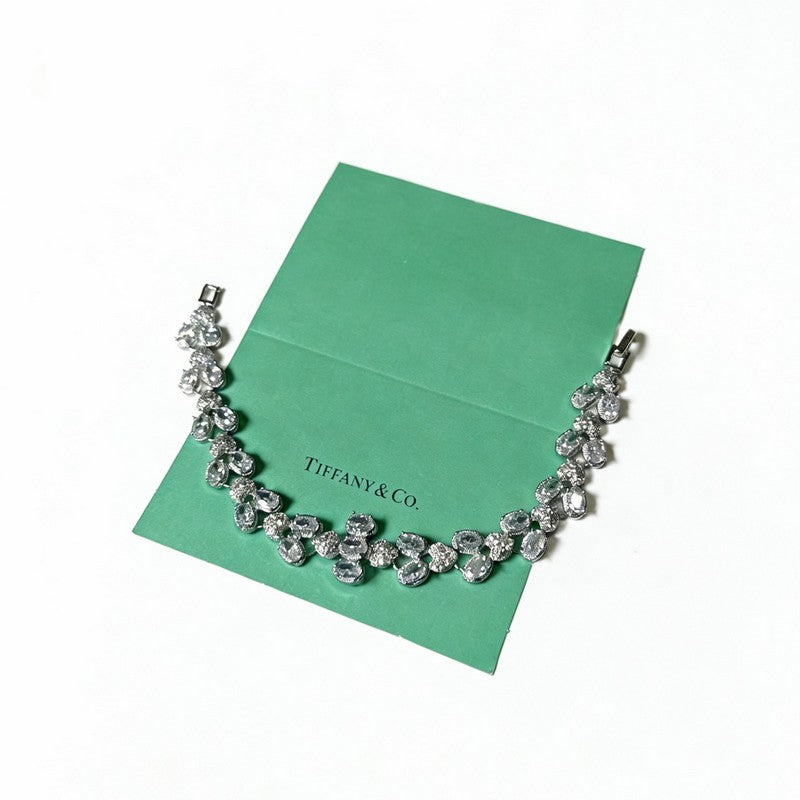 Tiffany Return to Crystal 18K Gold Bracelet product image 5, provided for visual reference and product detail review