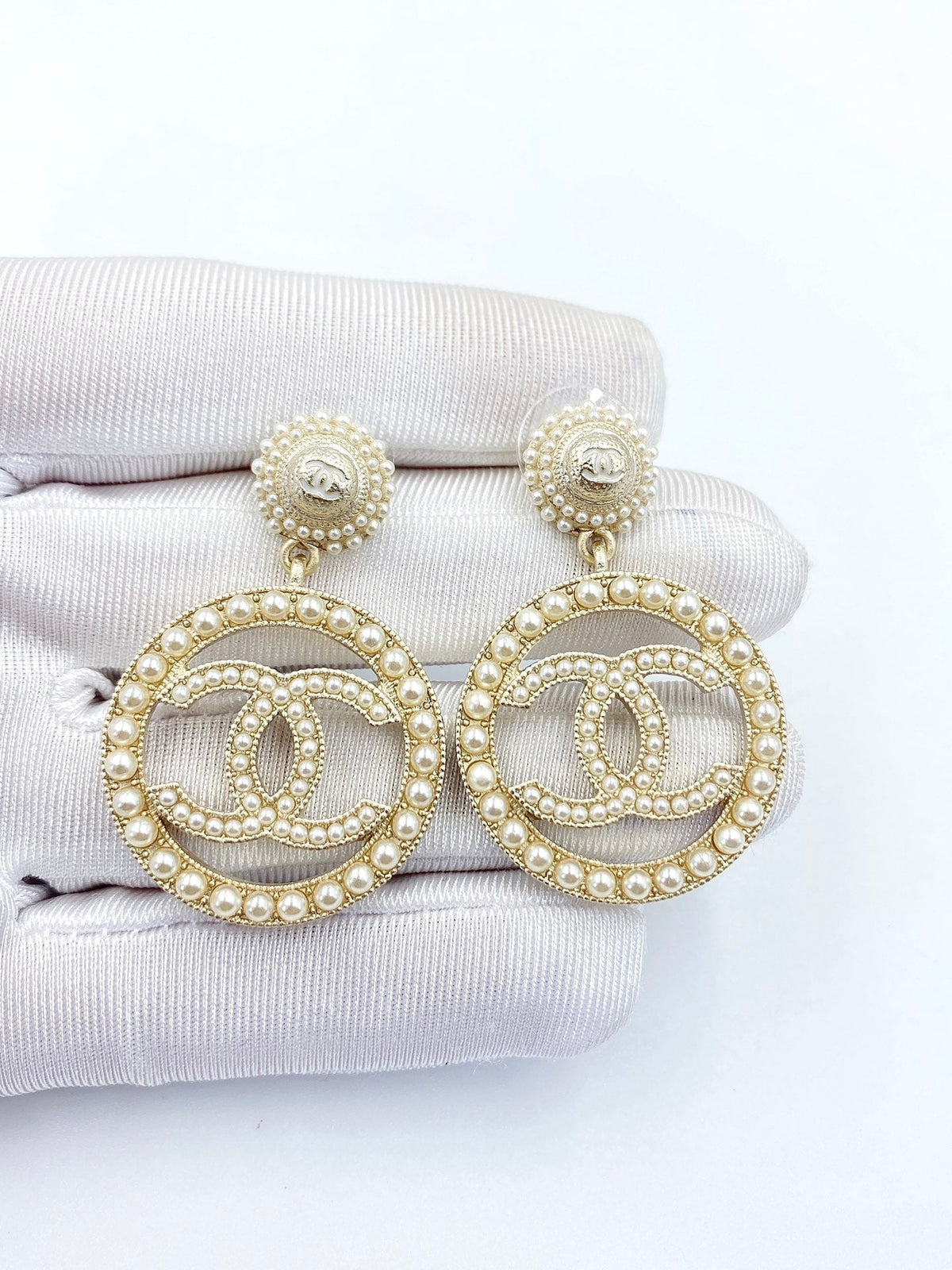 Chanel Pearl 18K Gold Earrings product image 6, provided for visual reference and product detail review
