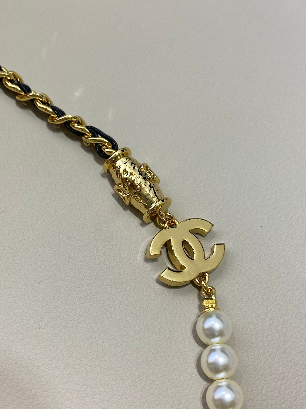 Chanel Pearl Chain 18K Gold Necklace product image 7, provided for visual reference and product detail review
