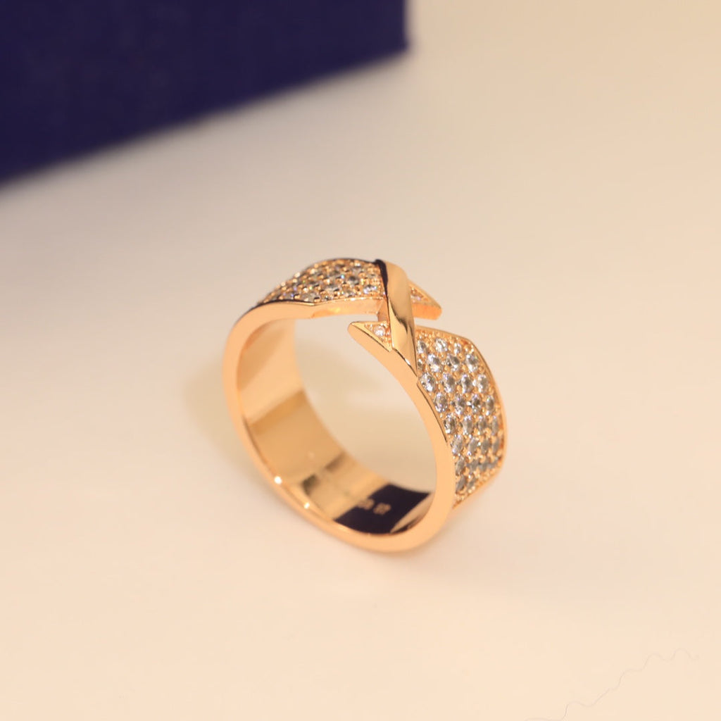 Liens Diamond 18K Gold Ring product image 8, provided for visual reference and product detail review
