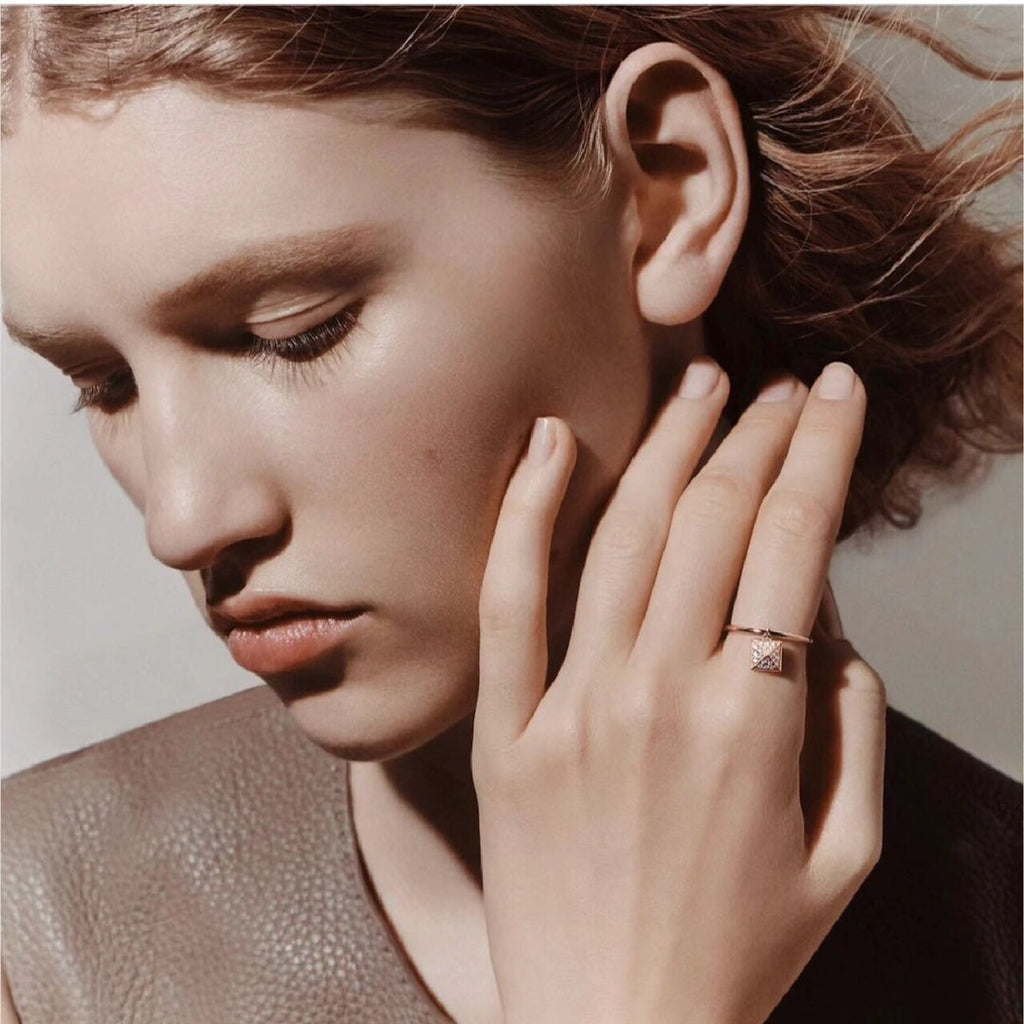 Hermes Chaine D'ancre Verso 18K Gold Ring product image 7, provided for visual reference and product detail review