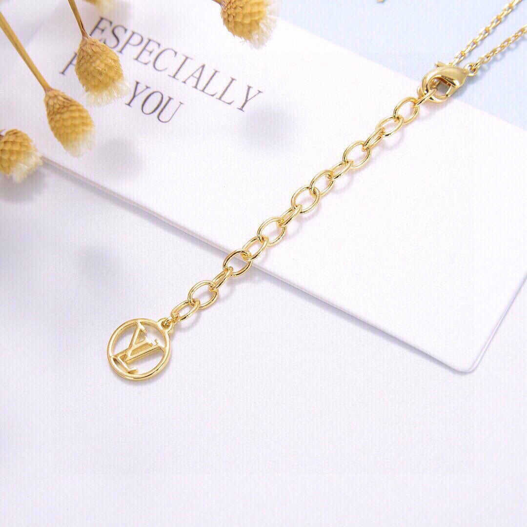 Louis Vuitton Monogram 18K Gold Bracelet product image 7, provided for visual reference and product detail review