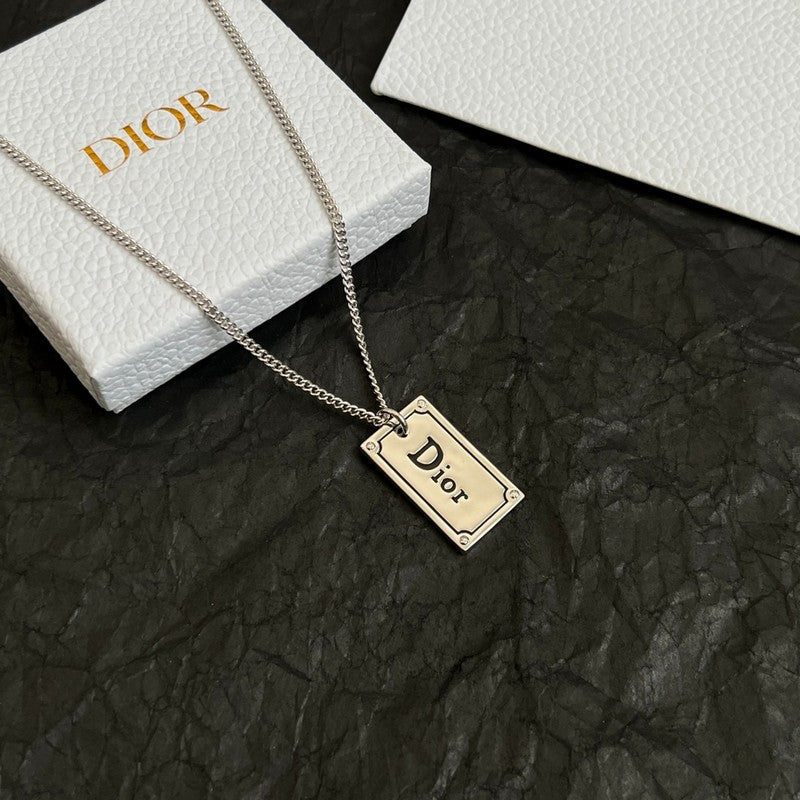 Dior Oblique Plate Pendant 18K Gold Necklace product image 8, provided for visual reference and product detail review