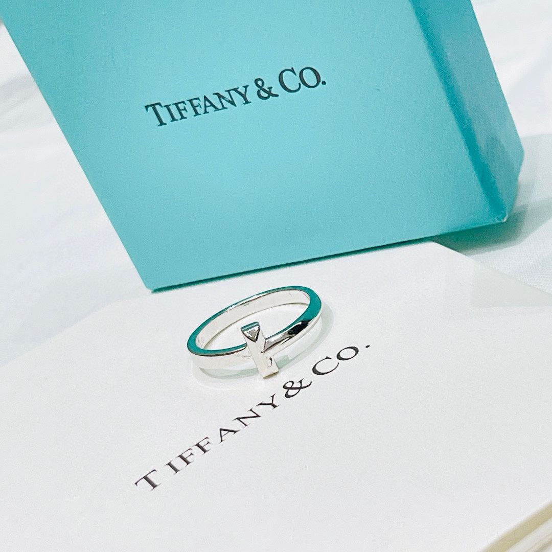 Tiffany T1 18K Gold Ring product image 7, provided for visual reference and product detail review