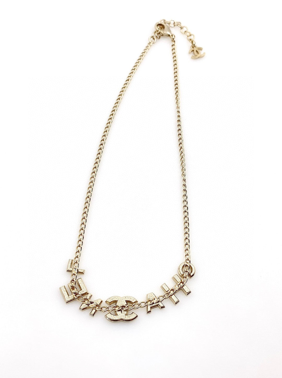Chanel Script Diamonds 18K Gold Necklace product image 6, provided for visual reference and product detail review