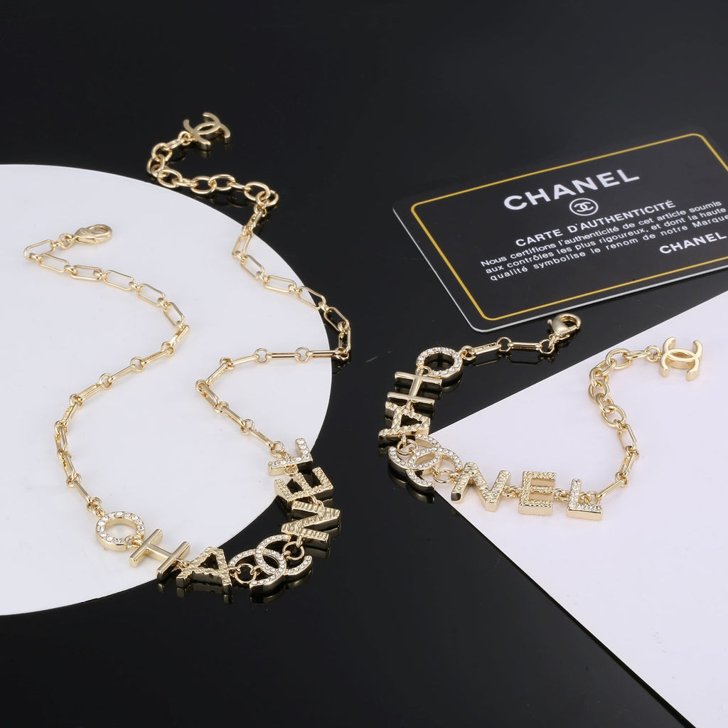 Chanel Script Chain 18K Gold Necklace product image 1, provided for visual reference and product detail review