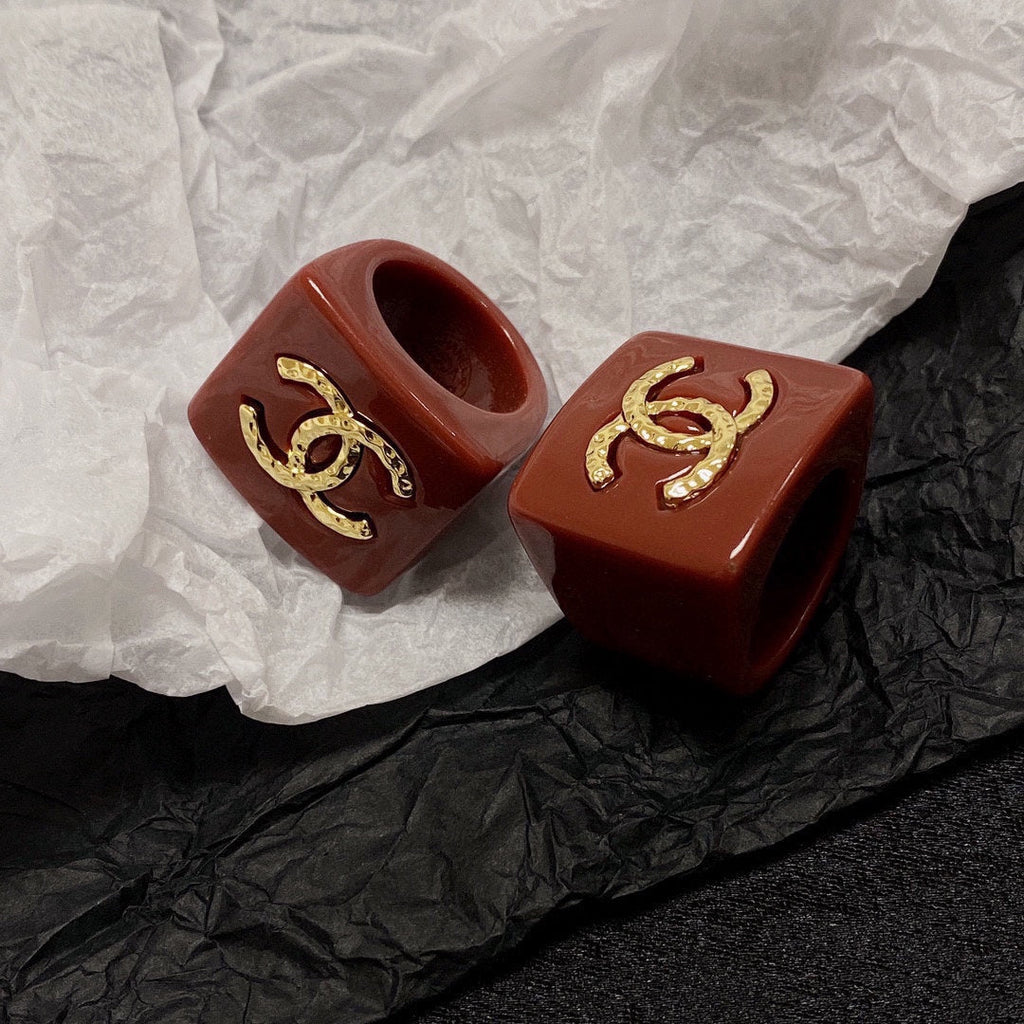 Chanel Vintage Red 18K Gold Ring product image 7, provided for visual reference and product detail review