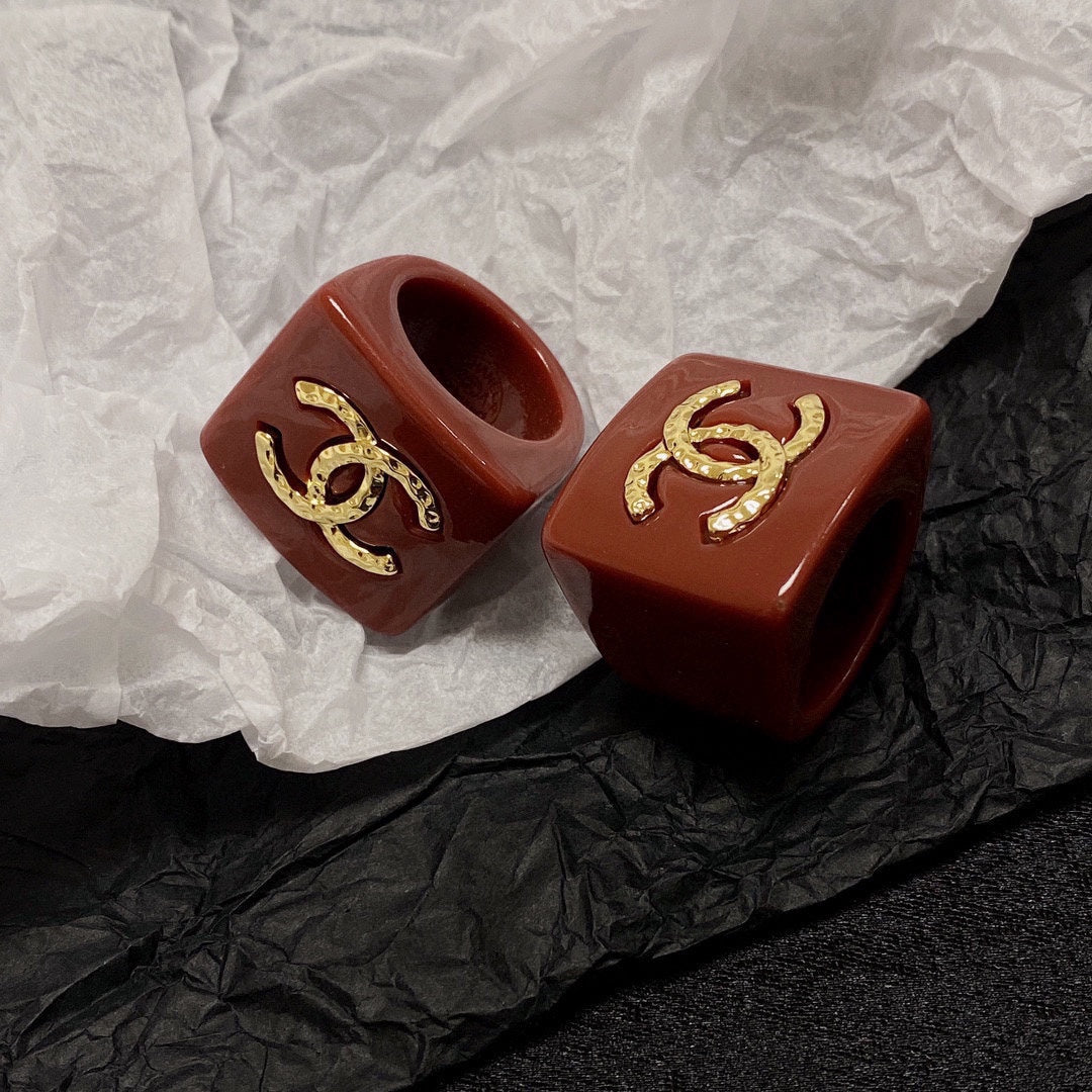 Chanel Vintage Red 18K Gold Ring product image 7, provided for visual reference and product detail review