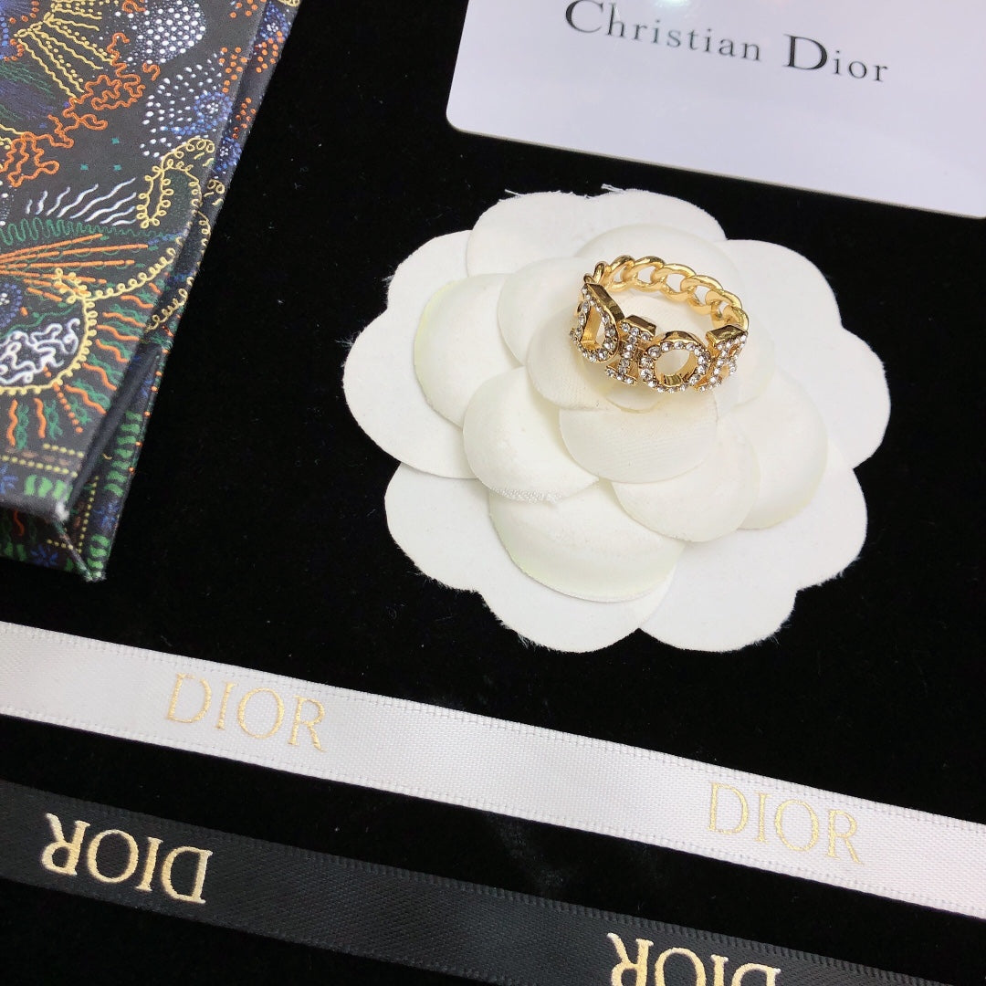 Dior Revolution Chain 18K Gold Ring product image 7, provided for visual reference and product detail review