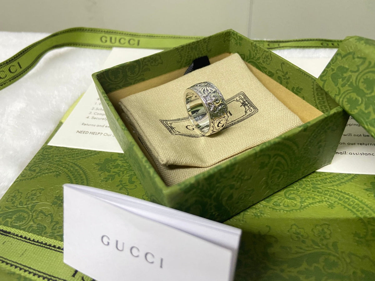 Double Gucci Feline Head Ring product image 12, provided for visual reference and product detail review