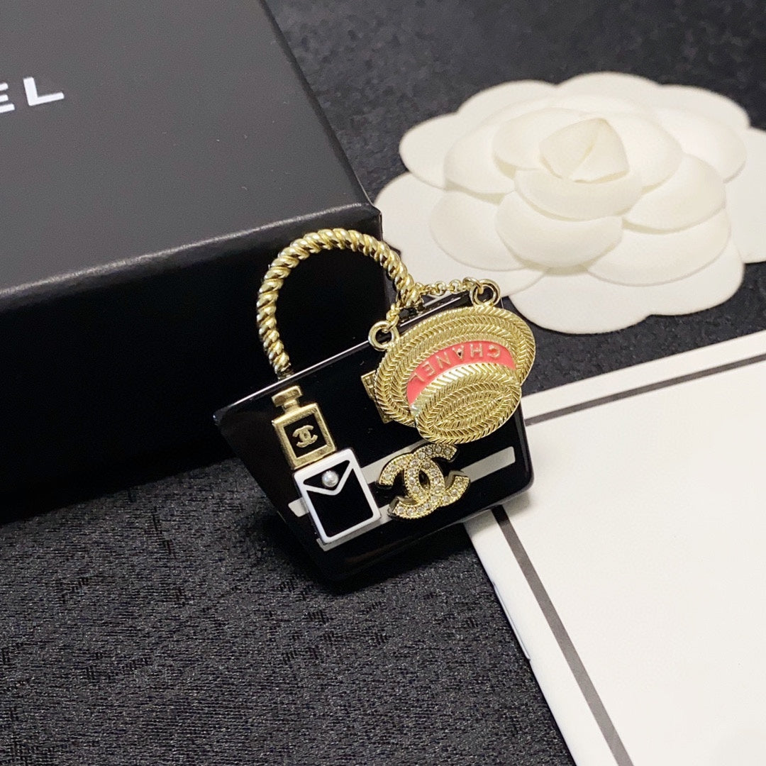 Chanel Bag 18K Gold Brooch product image 7, provided for visual reference and product detail review