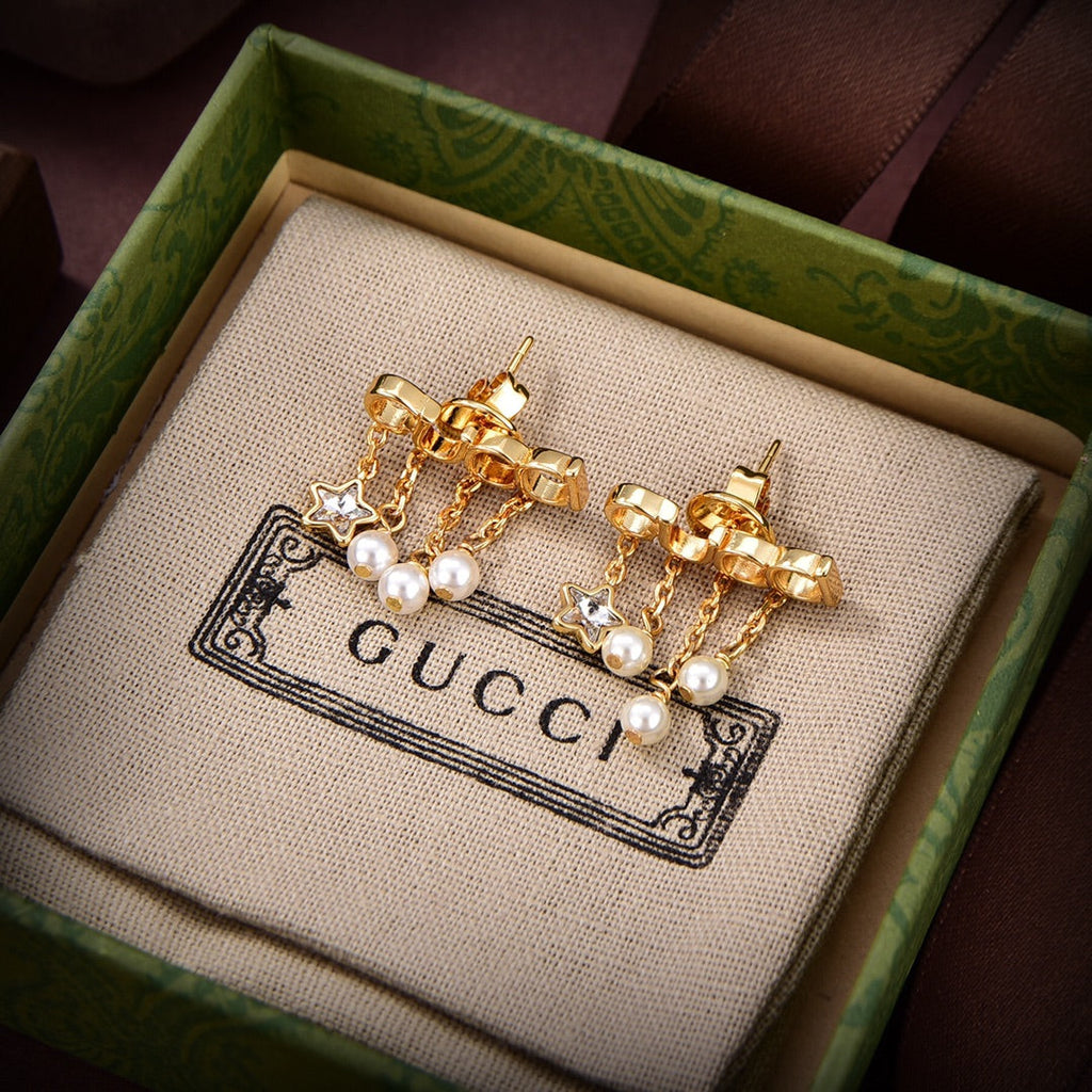 Gucci Double Script Pearl 18K Gold Earrings product image 6, provided for visual reference and product detail review