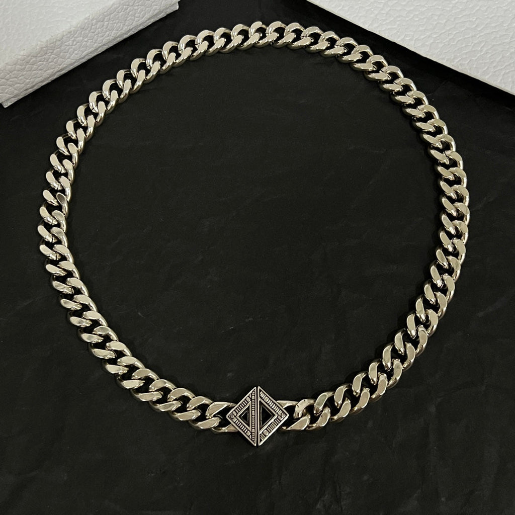 Dior Diamond Chain 18K Gold Necklace product image 6, provided for visual reference and product detail review