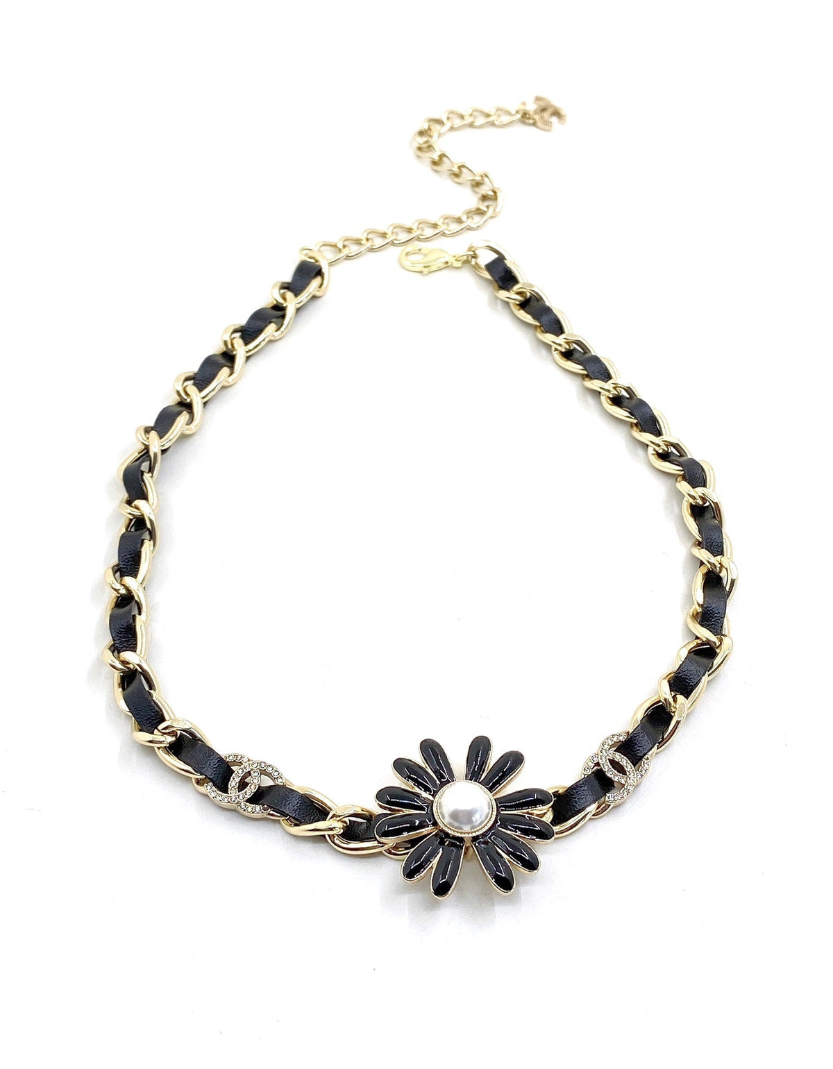 Chanel Flower Leather Choker 18K Gold Necklace product image 7, provided for visual reference and product detail review