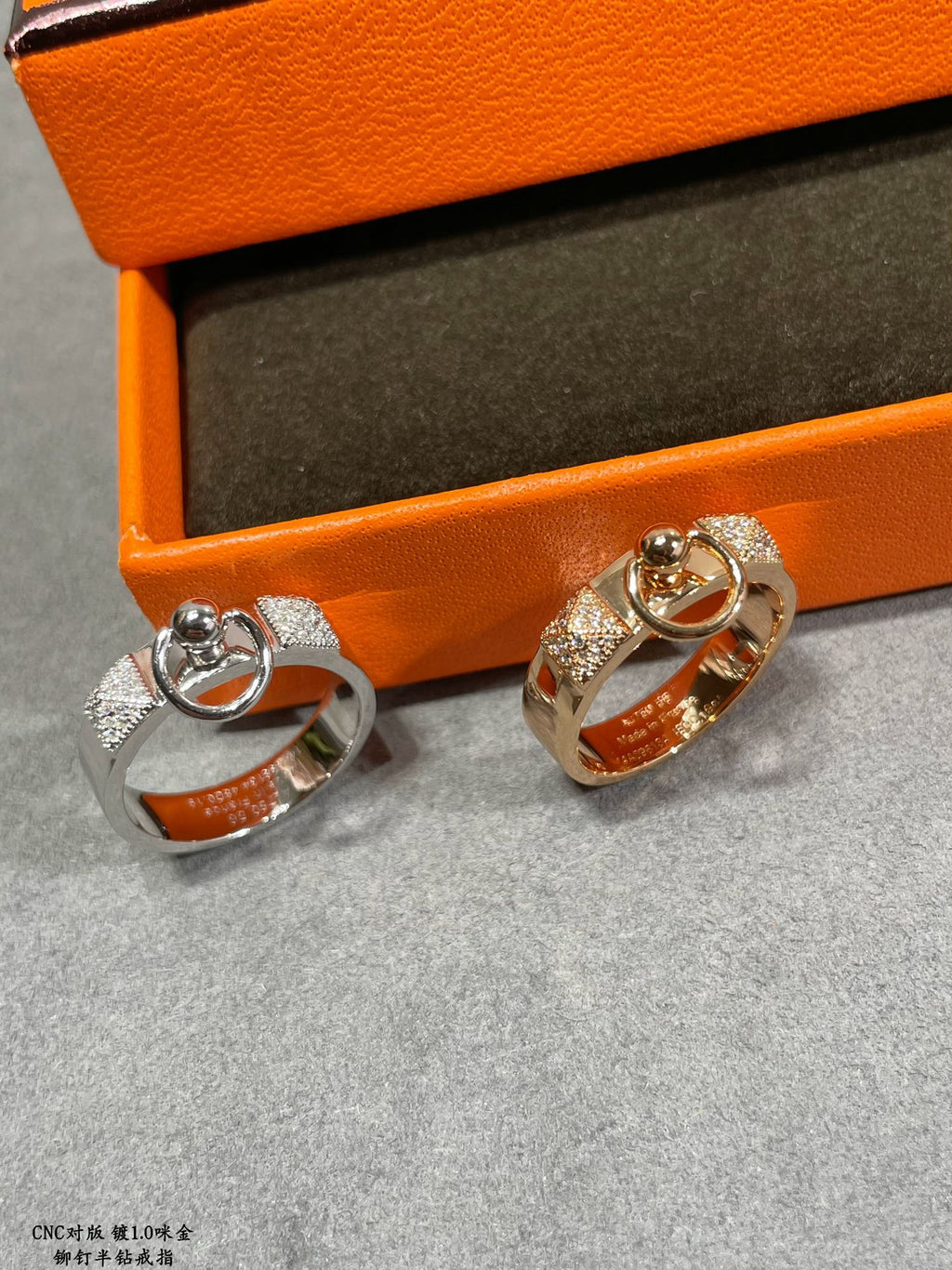 Hermes Collier De Chien Lock Diamonds 18K Gold Ring product image 5, provided for visual reference and product detail review