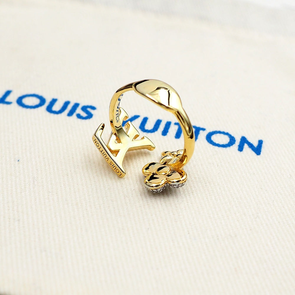 Louis Vuitton Gram 18K Gold Ring product image 8, provided for visual reference and product detail review