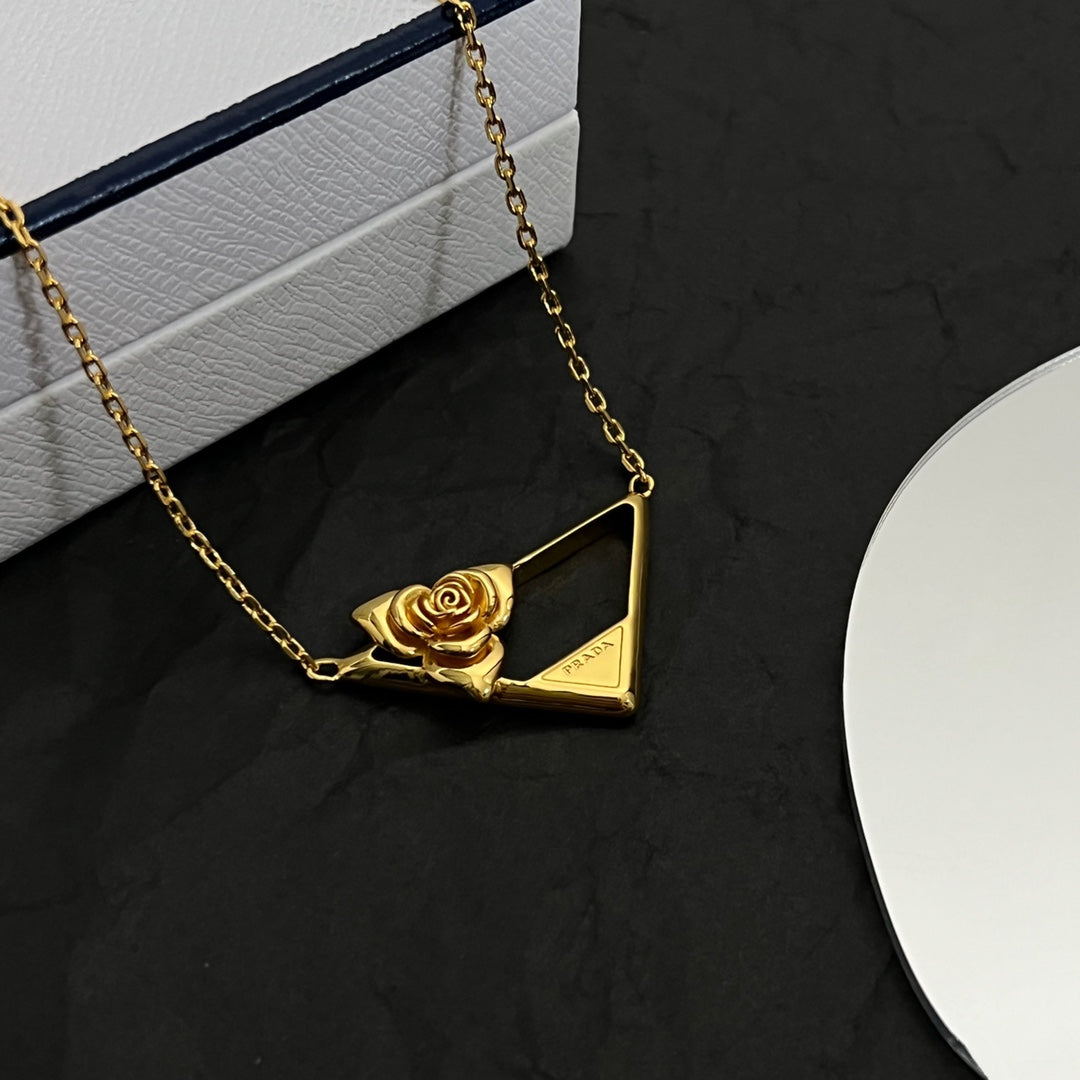 Victoire De Castellane 18K Gold Necklace product image 10, provided for visual reference and product detail review