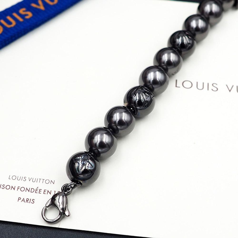 Louis Vuitton Monogram Pearls 18K Gold Bracelet product image 7, provided for visual reference and product detail review