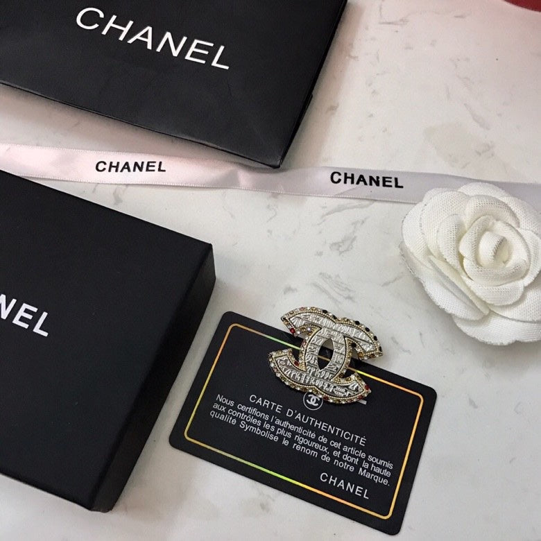 Chanel Diamonds 18K Gold Brooch product image 7, provided for visual reference and product detail review