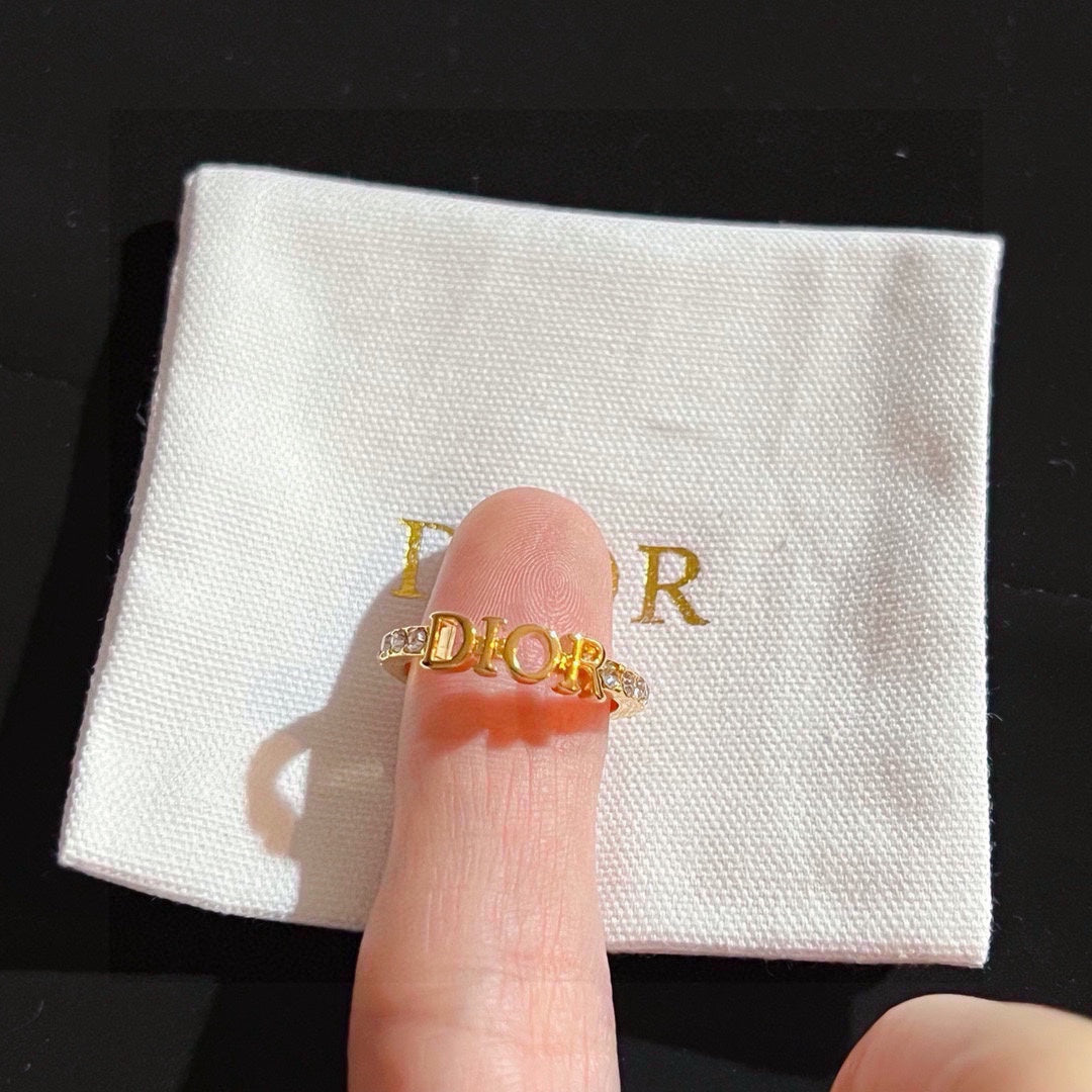 Dior Revolution 18K Gold Ring product image 2, provided for visual reference and product detail review