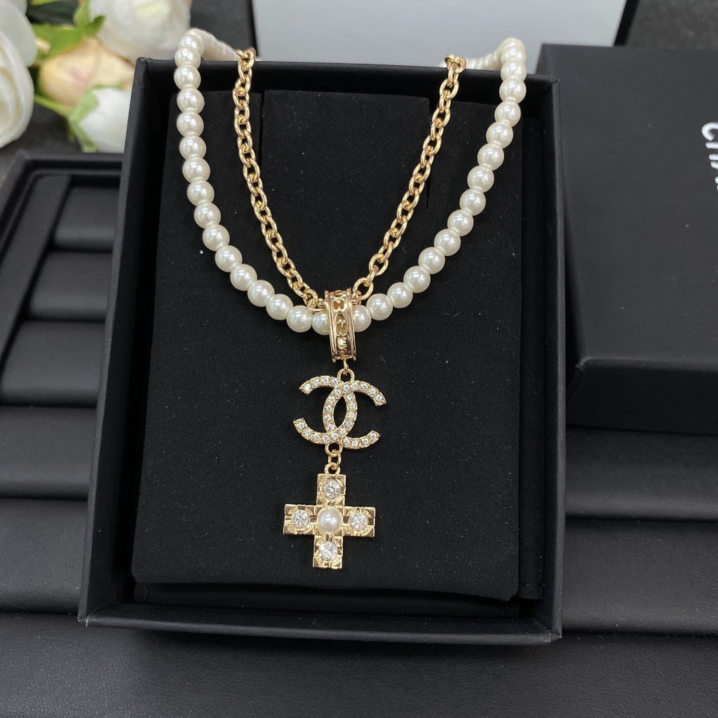 Chanel Cross Diamond Pearl Chain 18K Gold Necklace product image 5, provided for visual reference and product detail review