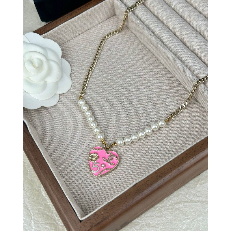 Chanel Pink & Black Heart Pearl 18K Gold Necklace product image 8, provided for visual reference and product detail review