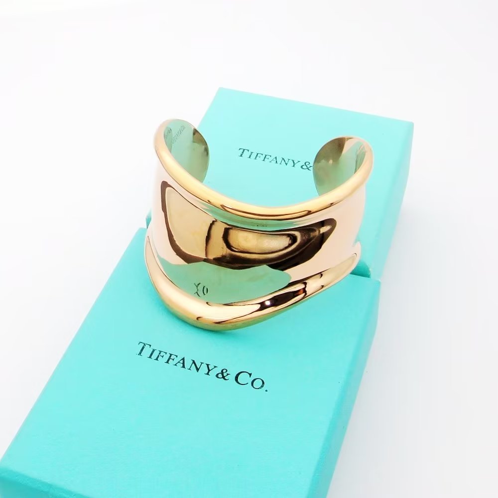 Tiffany Elsa Peretti Small Bone Cuff 18K Gold Bracelet product image 5, provided for visual reference and product detail