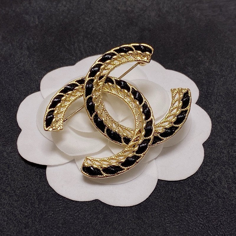 Chanel Leather Gold 18K Gold Brooch product image 7, provided for visual reference and product detail review