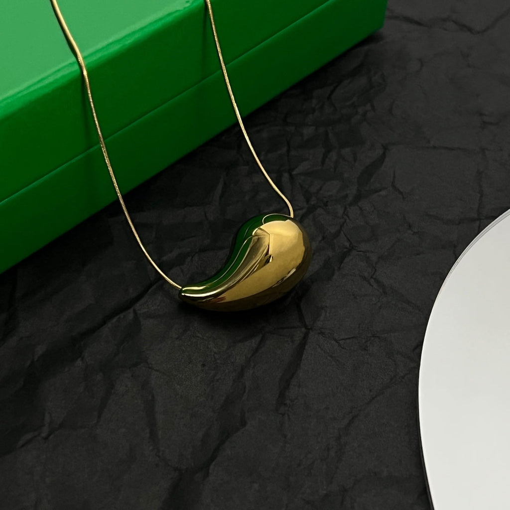 Bvlgari Drop Pendant 18K Gold Necklace product image 6, provided for visual reference and product detail review