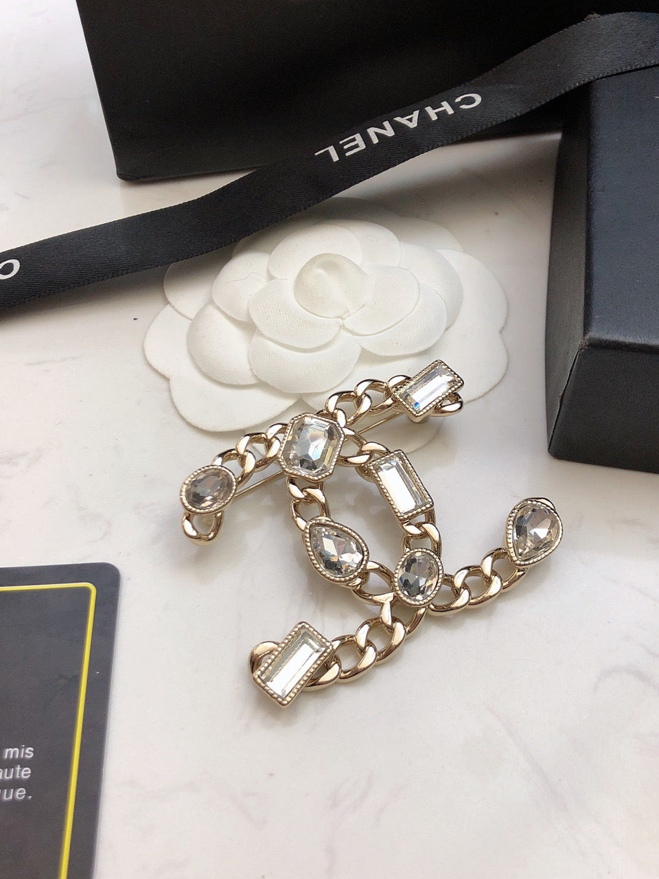 Chanel Crystals Strass 18K Gold Brooch product image 7, provided for visual reference and product detail review