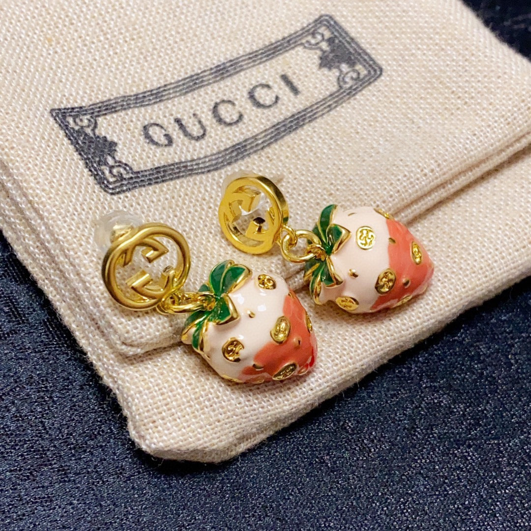Gucci Double Strawberry 18K Gold Earrings product image 7, provided for visual reference and product detail review