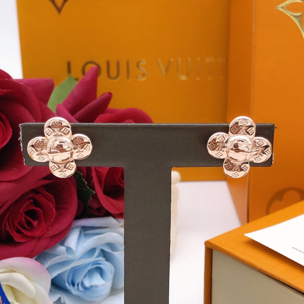 Louis Vuitton Vivienne 18K Gold Earrings product image 7, provided for visual reference and product detail review