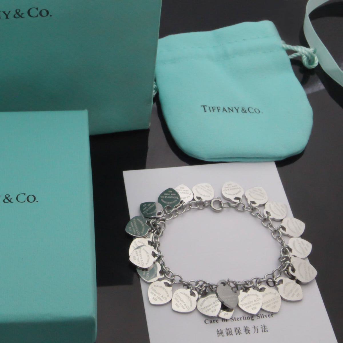Tiffany Heart Tag 18K Gold Bracelet product image 8, provided for visual reference and product detail review