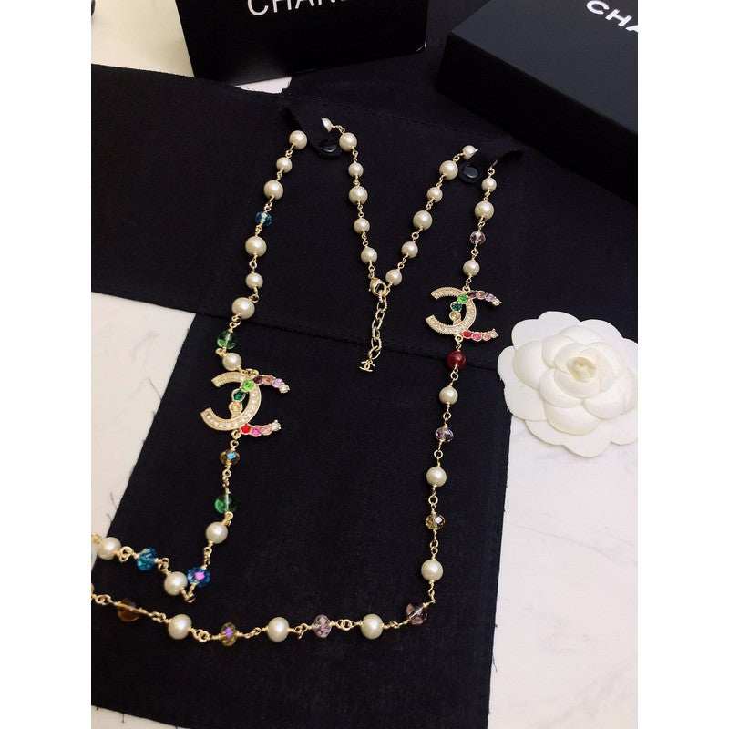 Chanel Color Long Pearl 18K Gold Necklace product image 4, provided for visual reference and product detail review