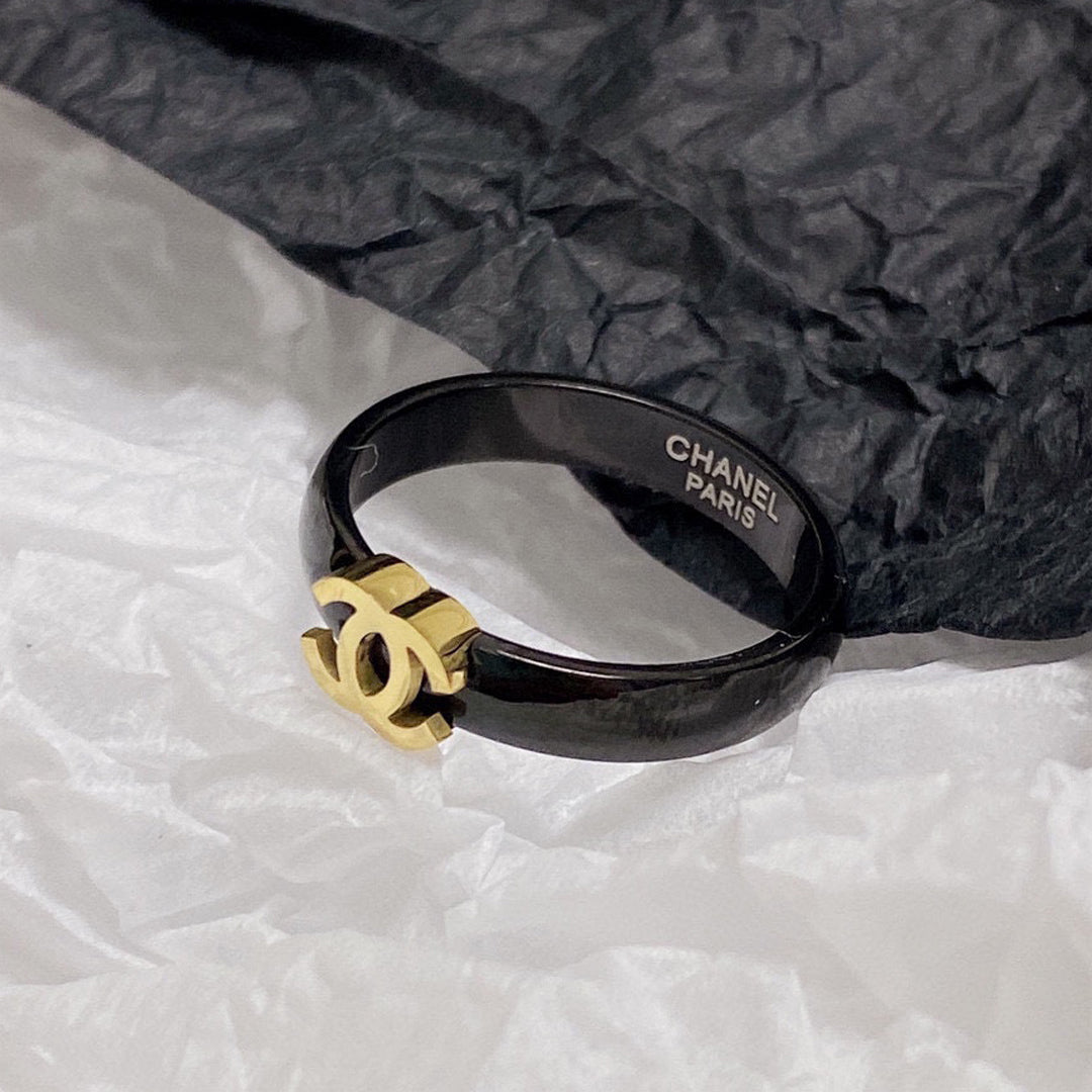 Chanel Black 18K Gold Ring product image 1, provided for visual reference and product detail review