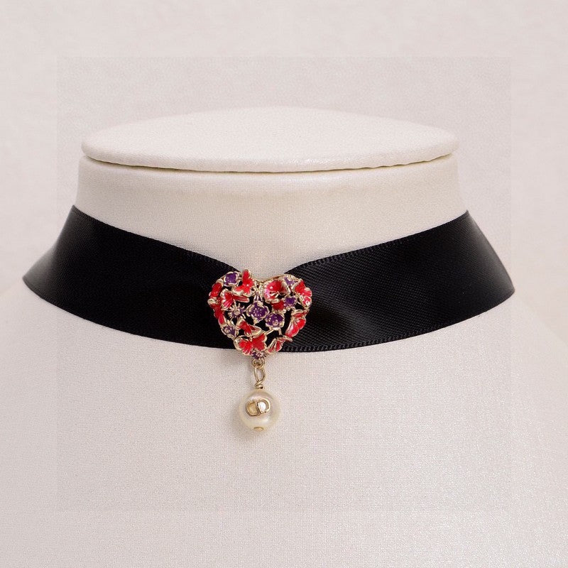 Dior 30 Montaigne Red Crystals Choker 18K Gold Necklace product image 7, provided for visual reference and product detail