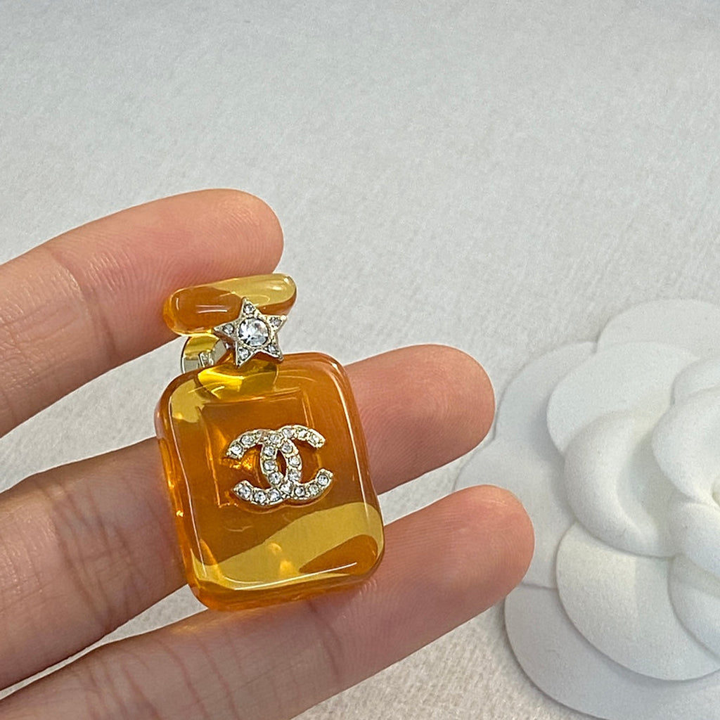 Chanel Perfume Color Bottle 18K Gold Brooch product image 11, provided for visual reference and product detail review