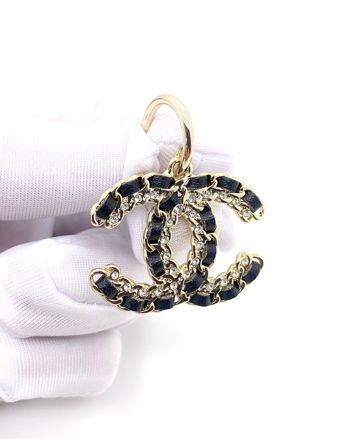 Chanel Pendant Leather 18K Gold Earrings product image 7, provided for visual reference and product detail review