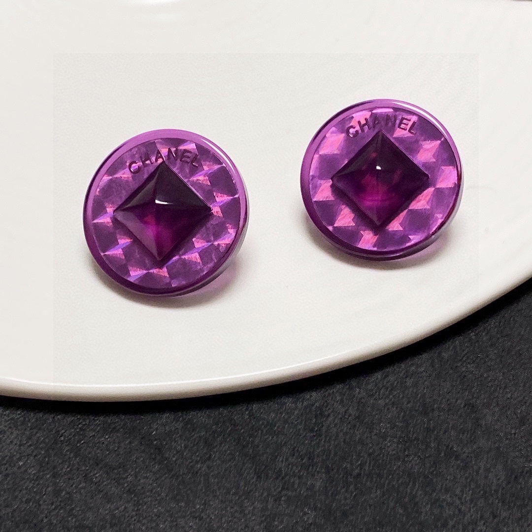 Chanel Vintage Purple 18K Gold Earrings product image 7, provided for visual reference and product detail review