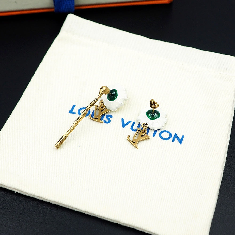 Louis Vuitton Gardening 18K Gold Earrings product image 6, provided for visual reference and product detail review