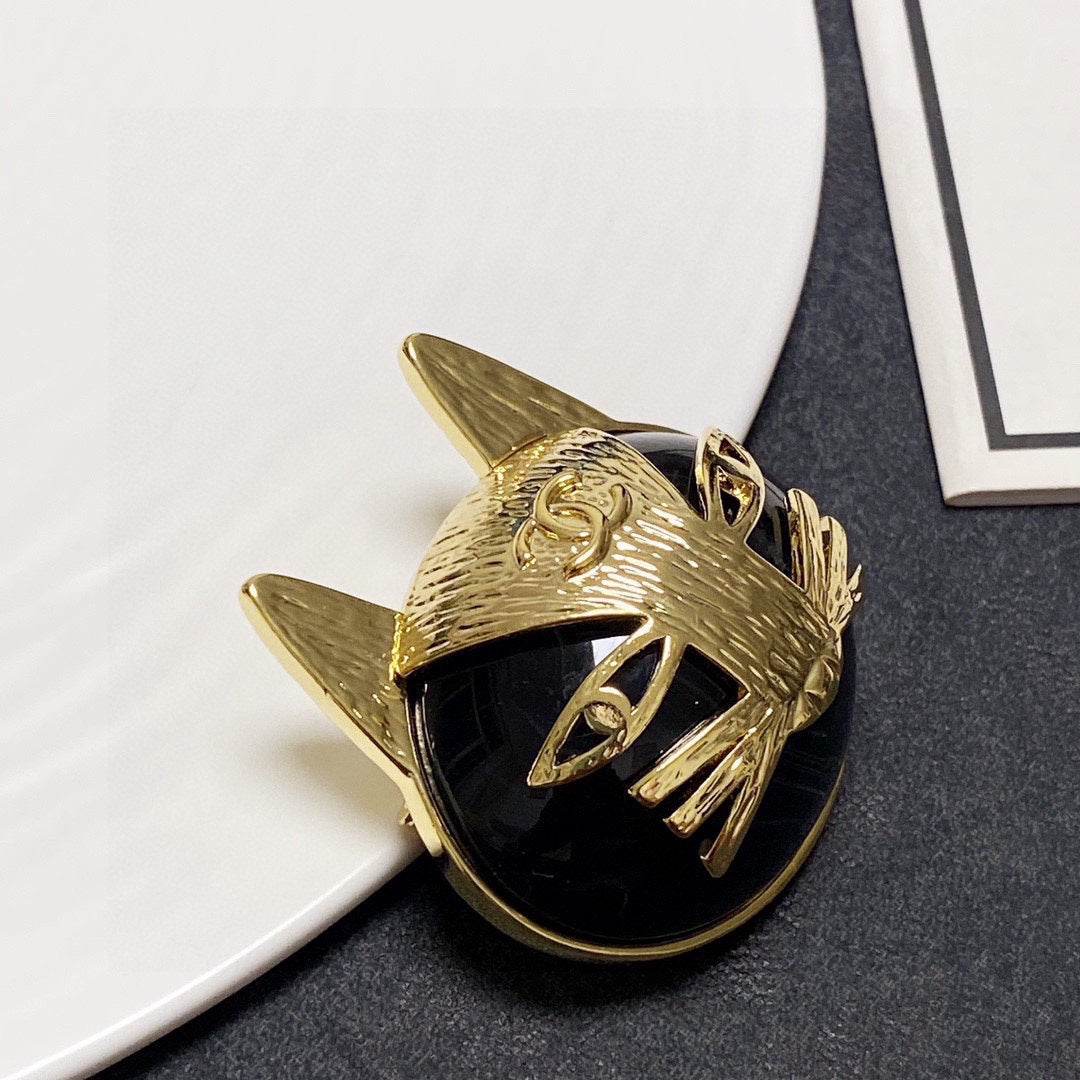 Chanel Cat 18K Gold Brooch product image 7, provided for visual reference and product detail review