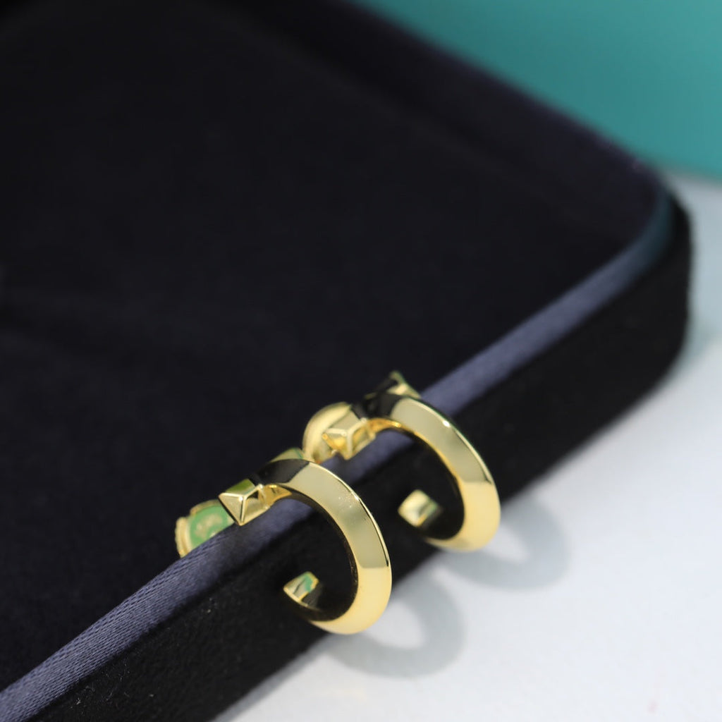 Tiffany Hoop 18K Gold Earrings product image 9, provided for visual reference and product detail review