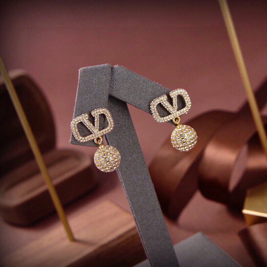 Valentino Diamonds 18K Gold Earrings product image 7, provided for visual reference and product detail review