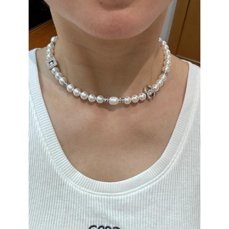 Chanel Pearl 18K Gold Necklace product image 3, provided for visual reference and product detail review