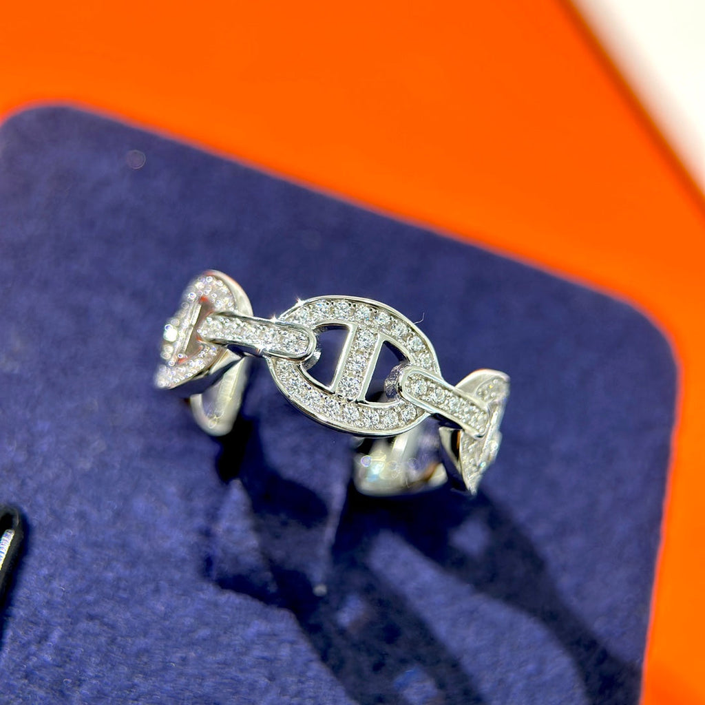 Hermes Chaine d'Ancre Enchainee Diamond 18K Gold Ring product image 9, provided for visual reference and product detail