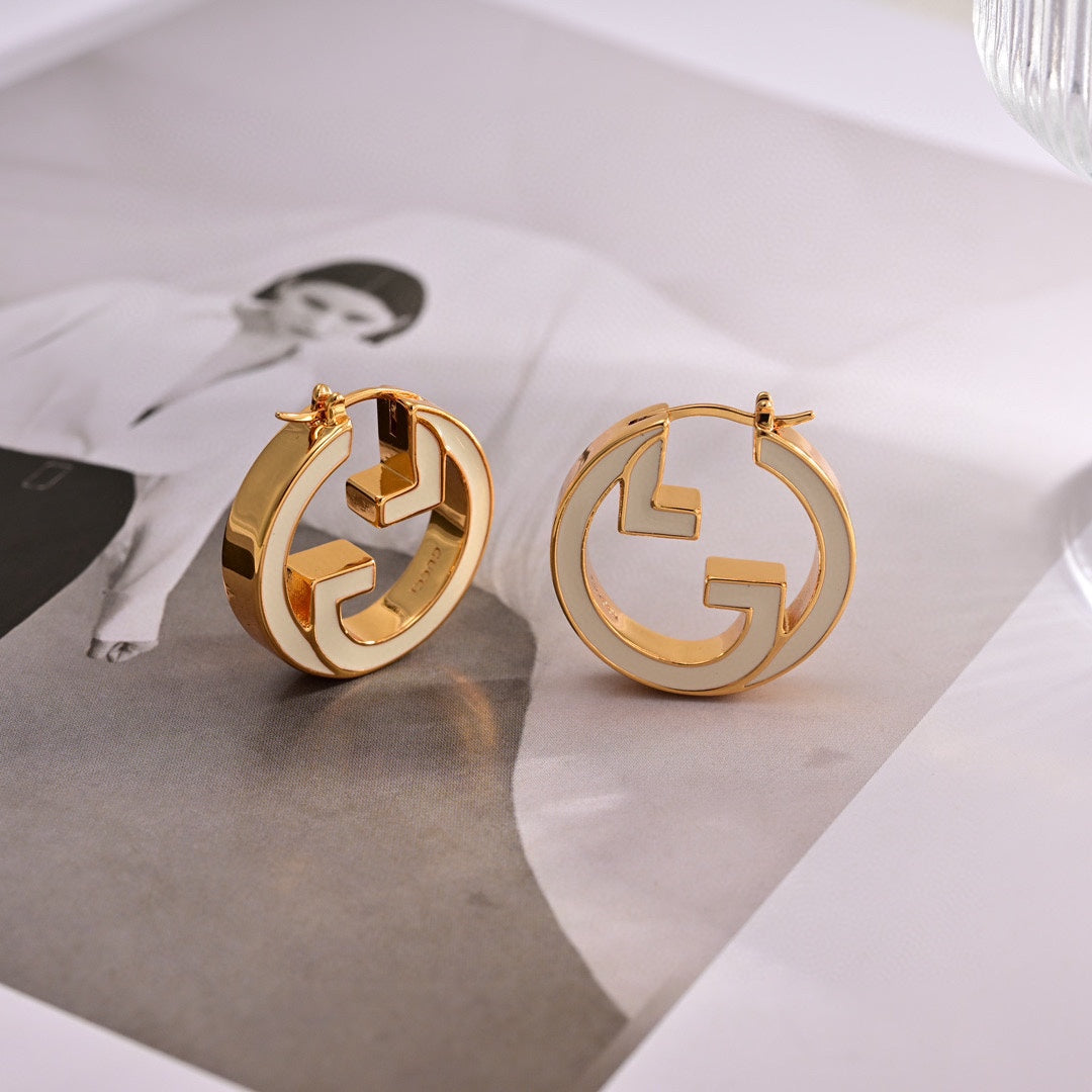 Gucci Double Pink Hollow 18K Gold Earrings product image 6, provided for visual reference and product detail review