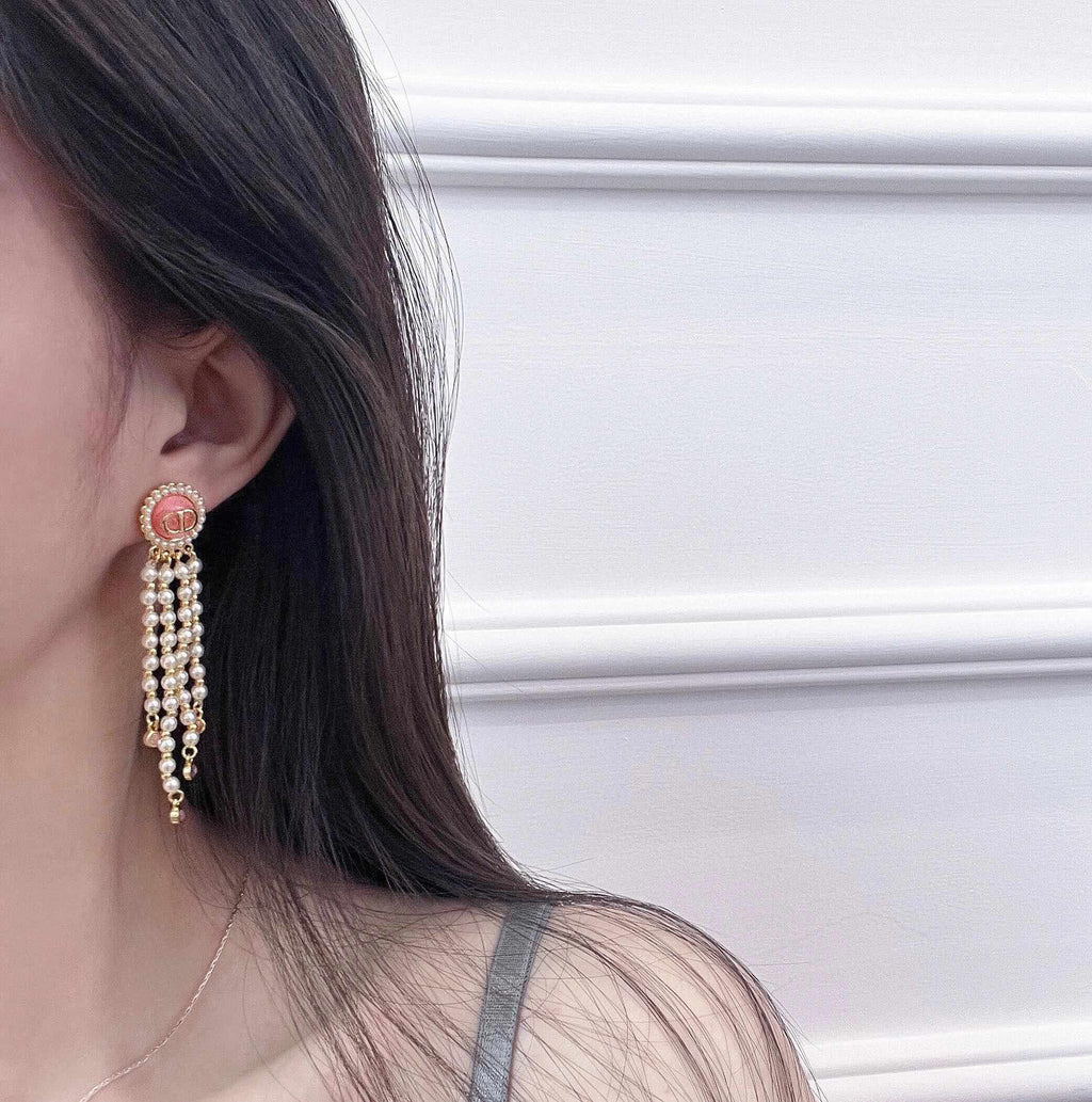 Dior Petit Tassel 18K Gold Earrings product image 6, provided for visual reference and product detail review