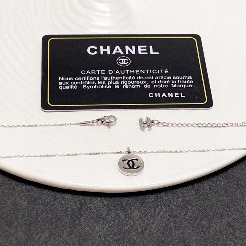 Chanel Round Logo 18K Gold Necklace product image 8, provided for visual reference and product detail review
