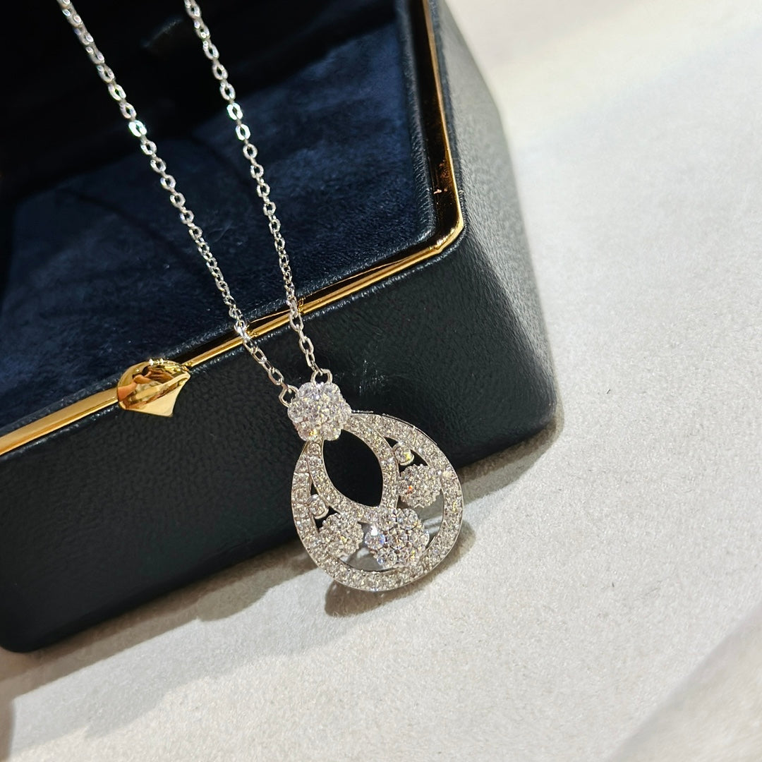 Snowflake 18K Gold Necklace product image 3, provided for visual reference and product detail review